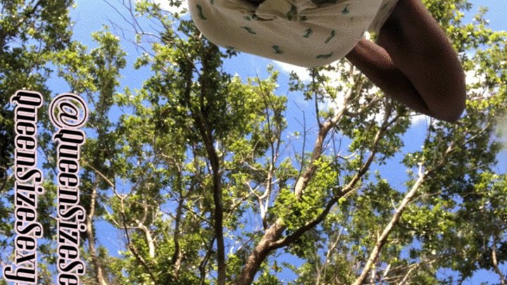 Queensizesexyfeet - Park Giantess