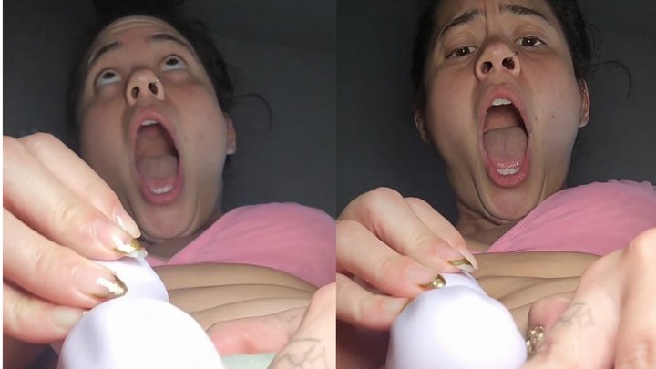 Princesssativa - Unaware Giantess Sits On You Til She Cums
