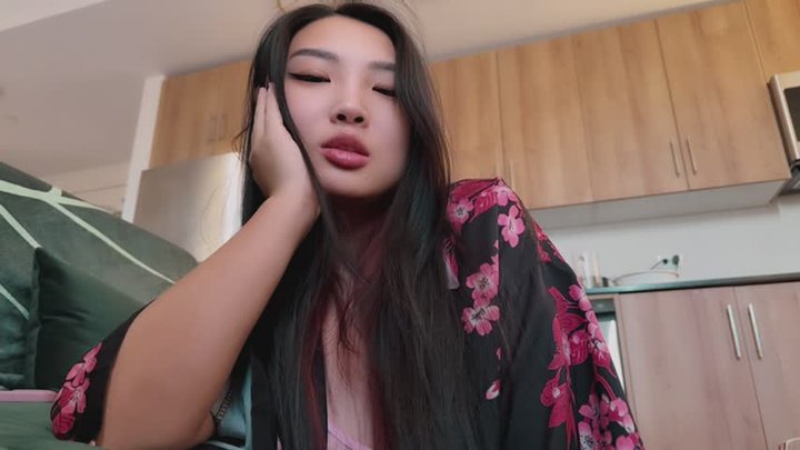Asiandommegiantess - Giantess & Tiny: A Cuckold Story