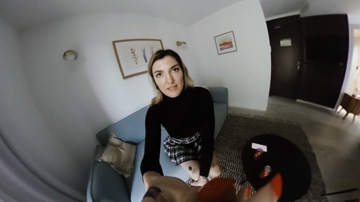 Rrawpictures - A Gassy Day To Go Down - Simone Reage VR360º