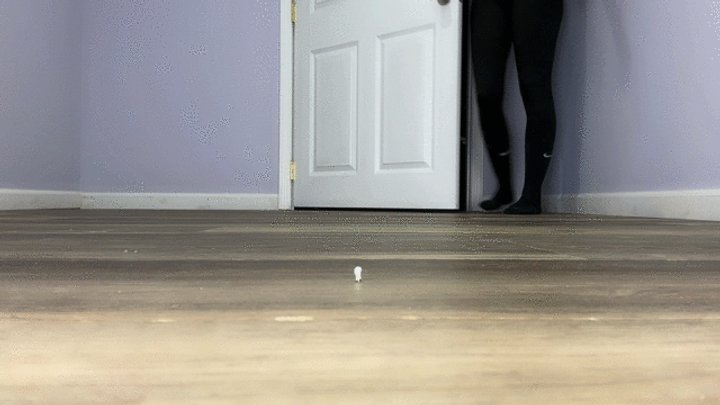 Giantess Ashton - One-Step Solution