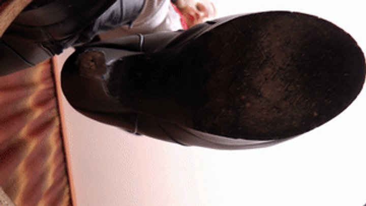 Furious Girls - Trampling video of the good-looking blonde girl, fc220x 1080p