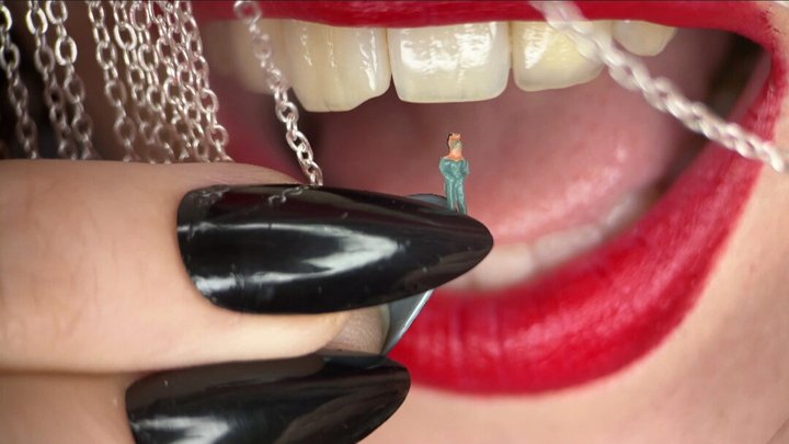 Goddess Gwendolyn - Glossy Kiss – Giantess Vore Tease & Swallow”