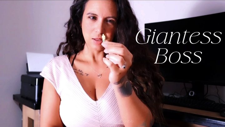 Your Favorite Giantess - Giantess Boss (mp4)