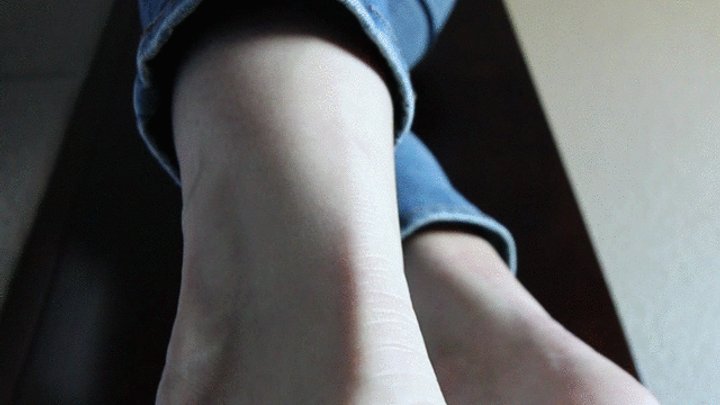 Unique Soles Reloaded - Giantess Monroe