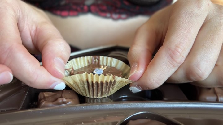Giantess Tara - Giantess Valentine's Day Vore eating tinies from a chocolate box in lingerie