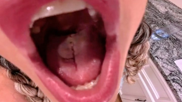 Savannahs Fetish Fantasies - The hungry gassy giantess