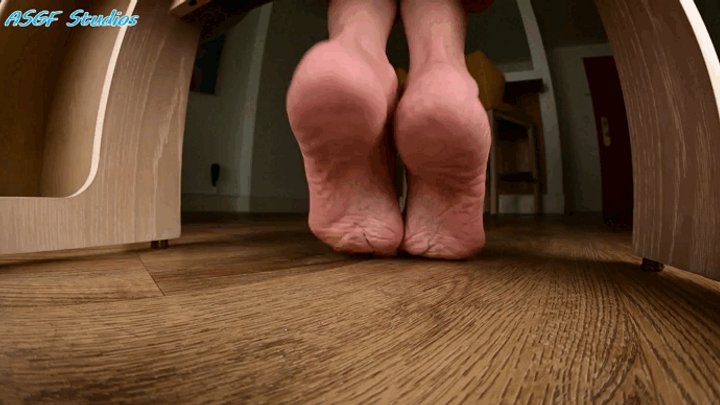 Amateur Soles Giantess And Footjobs - LATINA GILF! Under chair UNAWARE GIANTESS GRANDMA FEET, micros at mercy of BIG WRINKLY FEET! - MOV