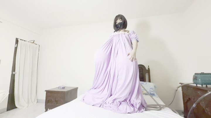 Loonerina - Giantess in a purple dress