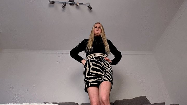 Brit Milf Clarissa - Giantess Valentines Gangbang