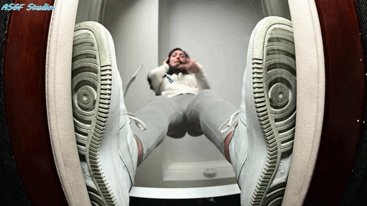 Amateur Soles Giantess And Footjobs - Trying to sneak out with friends lands you in Chicana 's GIANTESS JAIL! Shoe prison for you, but first SQUISH under her BARE FOOT!! - MOV