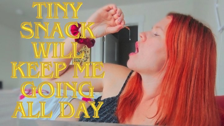 Cassie Curves - Tiny Snack Will Keep Me Going All Day