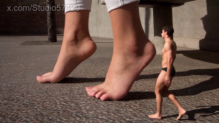 Studio 57429 - Barefoot Giantess Feet After A Jog - Worship