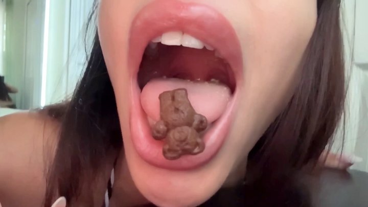 Mesmerized Damsel - Starving for More