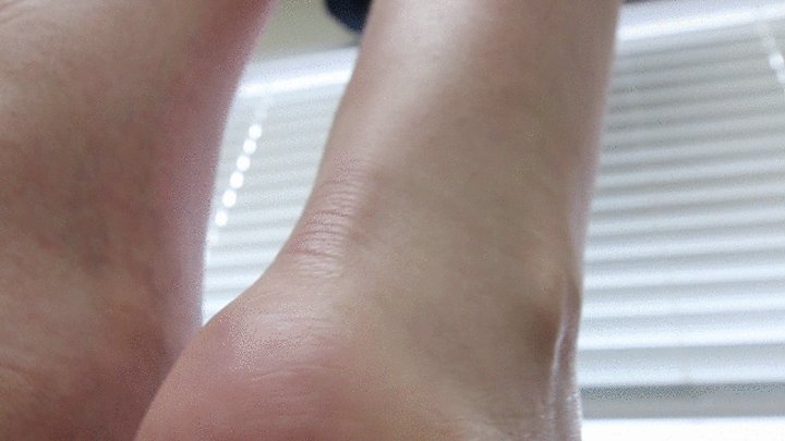 Unique Soles Reloaded - Giantess Emma