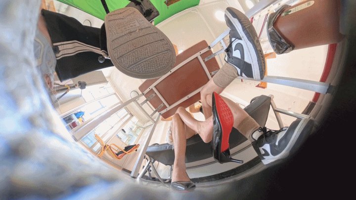 Gts Asia Vr World - 4K Three giants humiliate a dwarf under a table