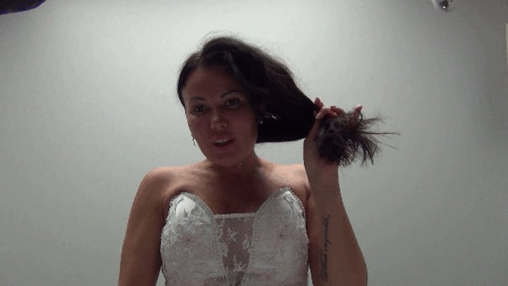 Lory's Passionate Dreams - Under the wedding dress of the giantess LORY c
