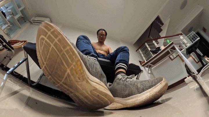 Gts 3d World - YONGHENG the giant man with black socks tramples on you